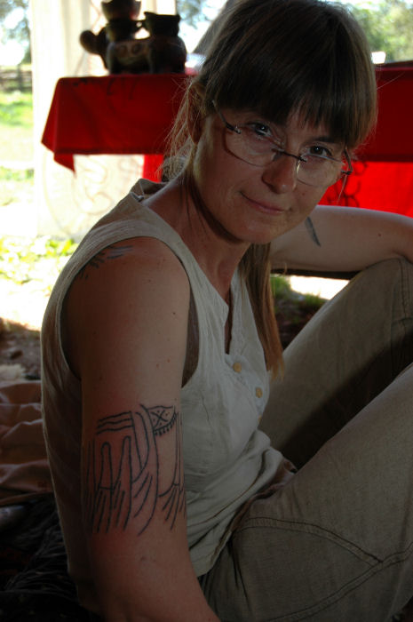 Mette tatoveres