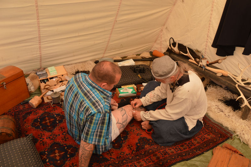 Mortens tatovering tegnes